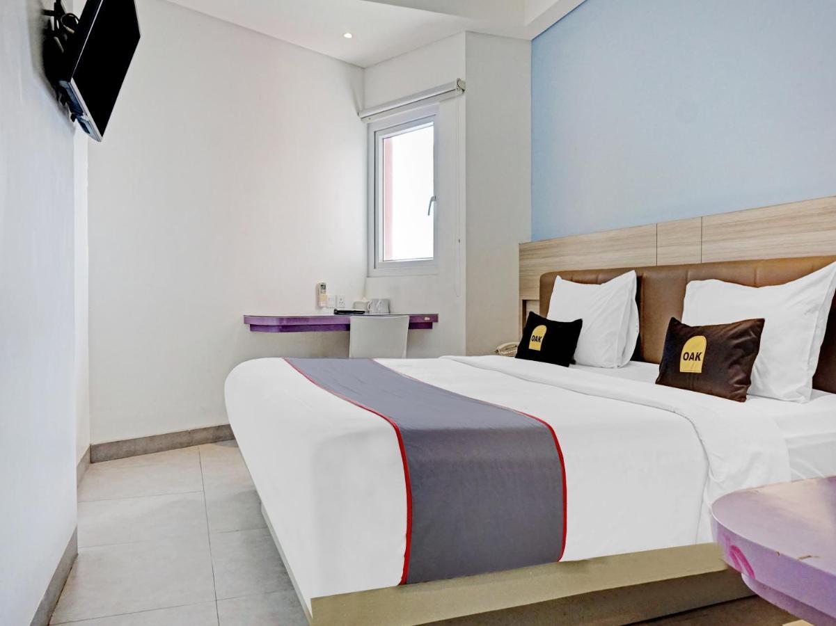 Townhouse Oak Jp Hotel Jakarta Exterior photo