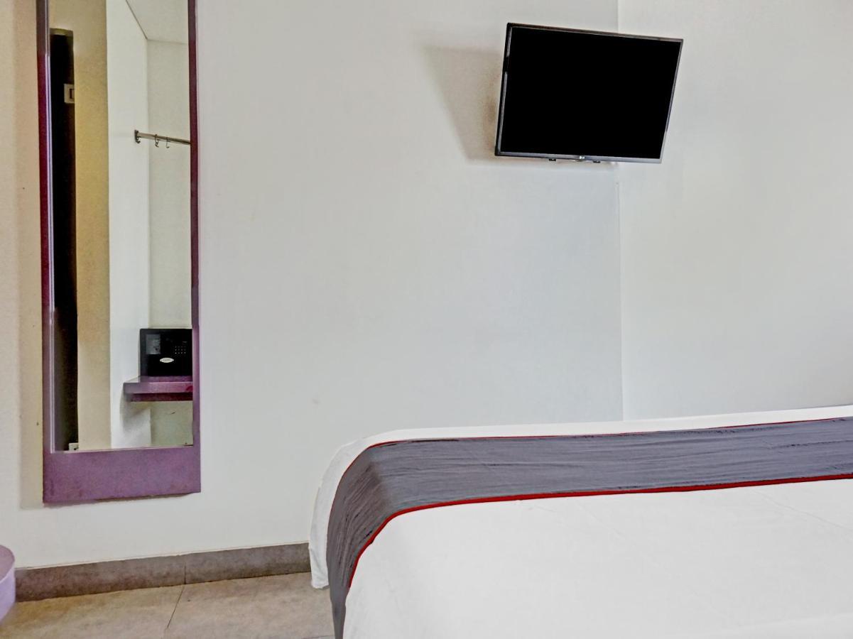 Townhouse Oak Jp Hotel Jakarta Exterior photo