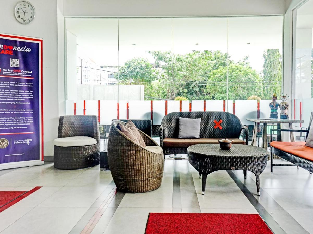 Townhouse Oak Jp Hotel Jakarta Exterior photo